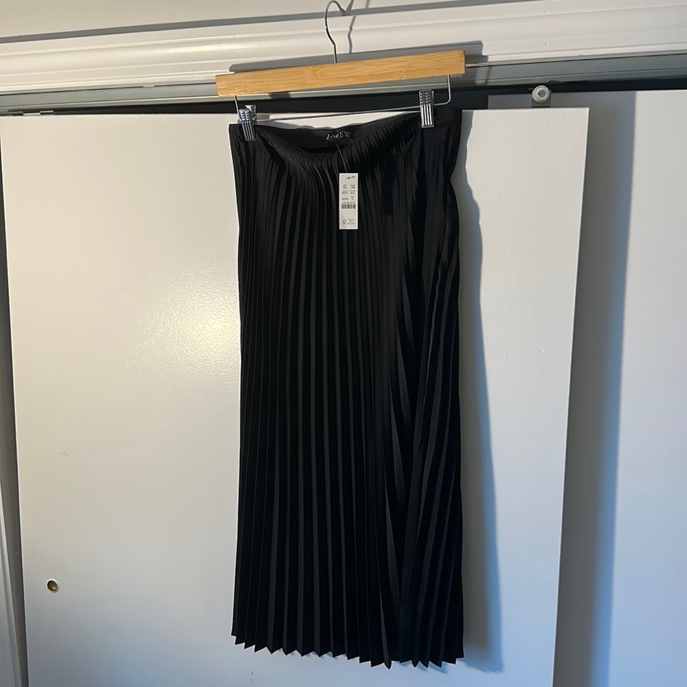 NWT jcrew pleated midi skirt. Unworn size S